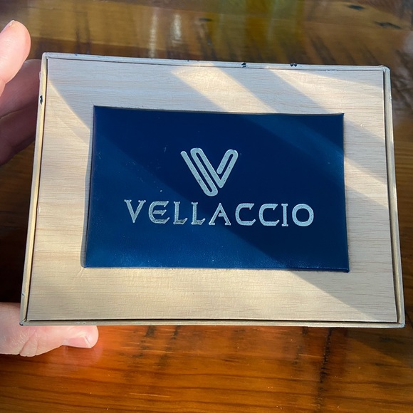 Vintage Vellaccio Watch Set His/Hers New With Box $199 Retail - Picture 10 of 13